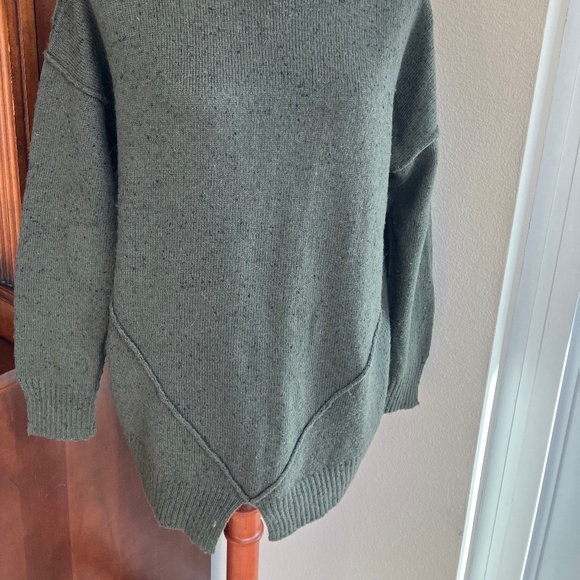 Michael Kors Olive Green/Black Specs Sweater - Size Medium - Picture 2 of 6
